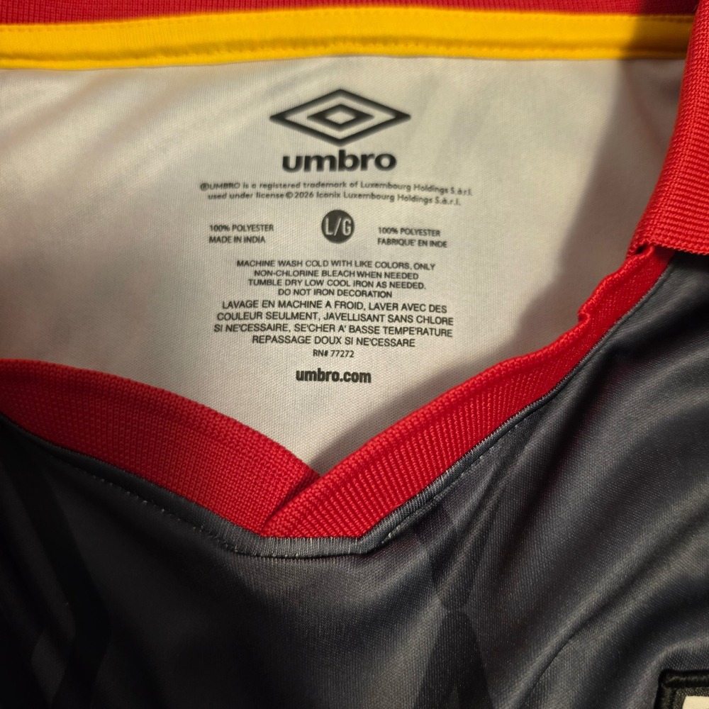 Umbro Spain Soccer Jersey Diamond Print Football 2026 Charcoal Grey Red Large - Picture 8 of 8